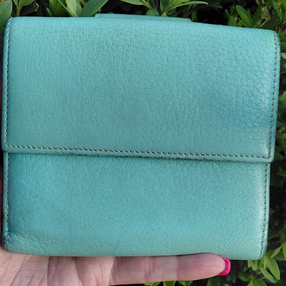 Tiffany & Co. Turquoise Blue Leather Turnlock Wallet - Picture 4 of 13